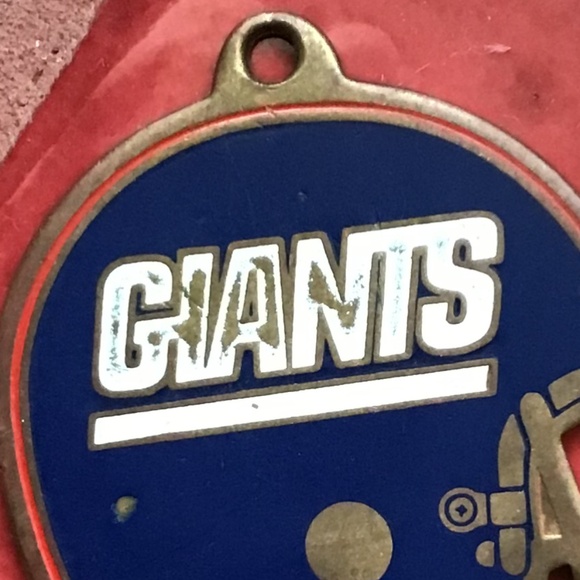 Vintage New York Giants NFL Football Helmet Keychain Ornament Brass - Picture 13 of 15